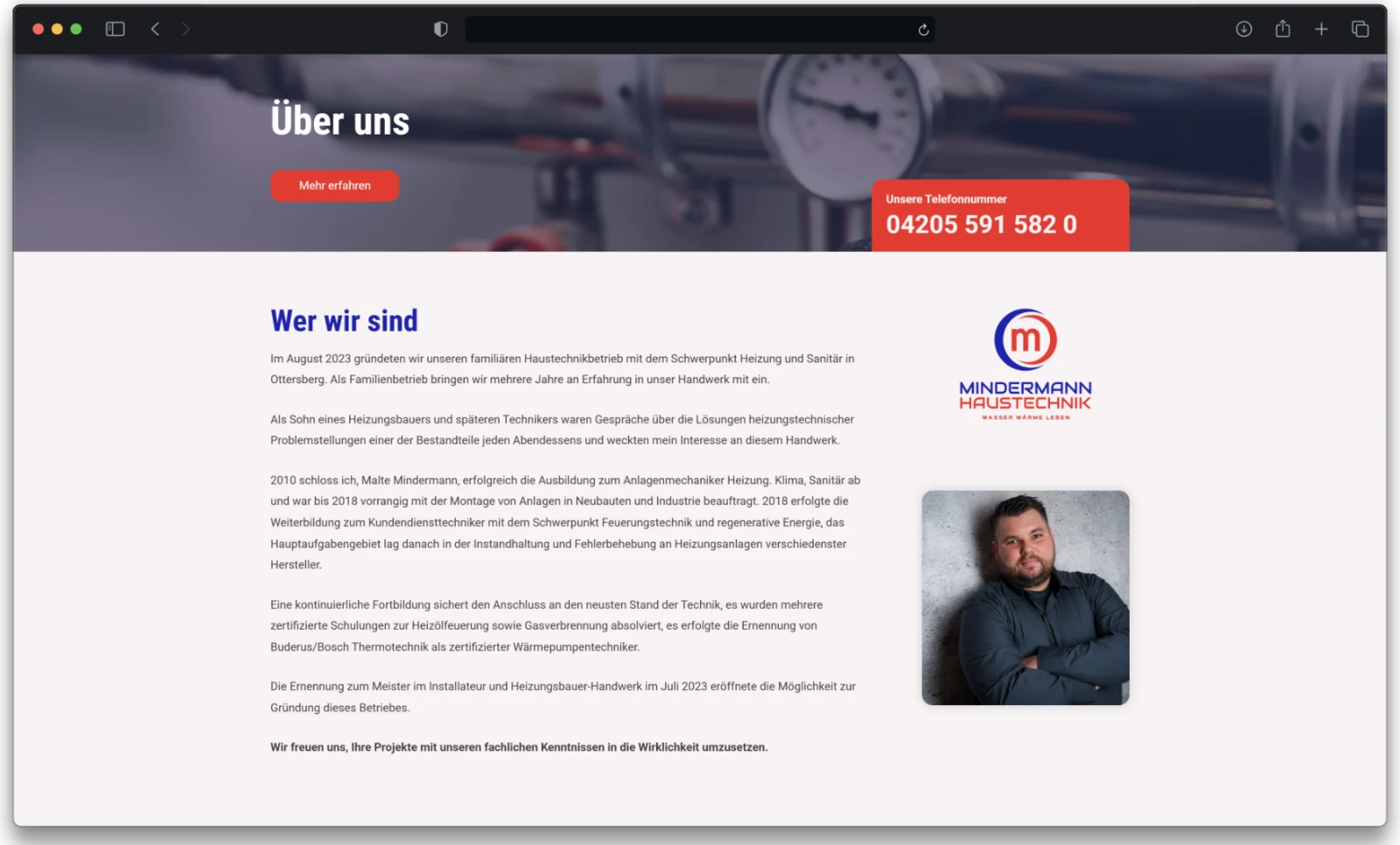 Sanitär und Heizung aus Ottersberg - Seite Über uns mit Betriebsvorstellung am Rechner